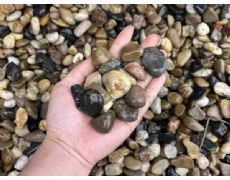 ��Ȼ��ɫ����ʯ